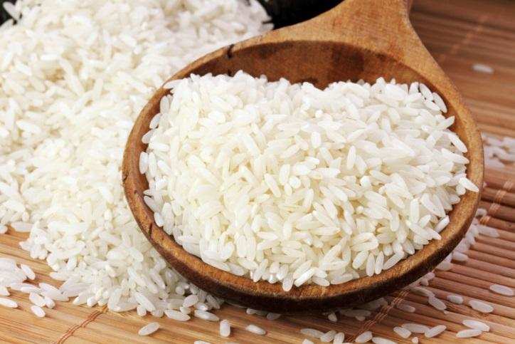 अगर बनना चाहते है मालामाल तो करें चावल का यह उपाय