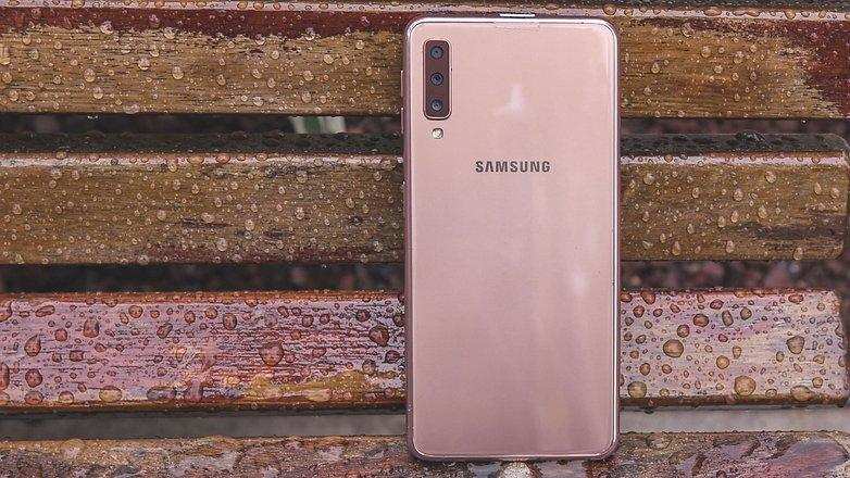 Samsung Galaxy A7 स्मार्टफोन को पाई अपडेट मिलने की बात सामने आयी