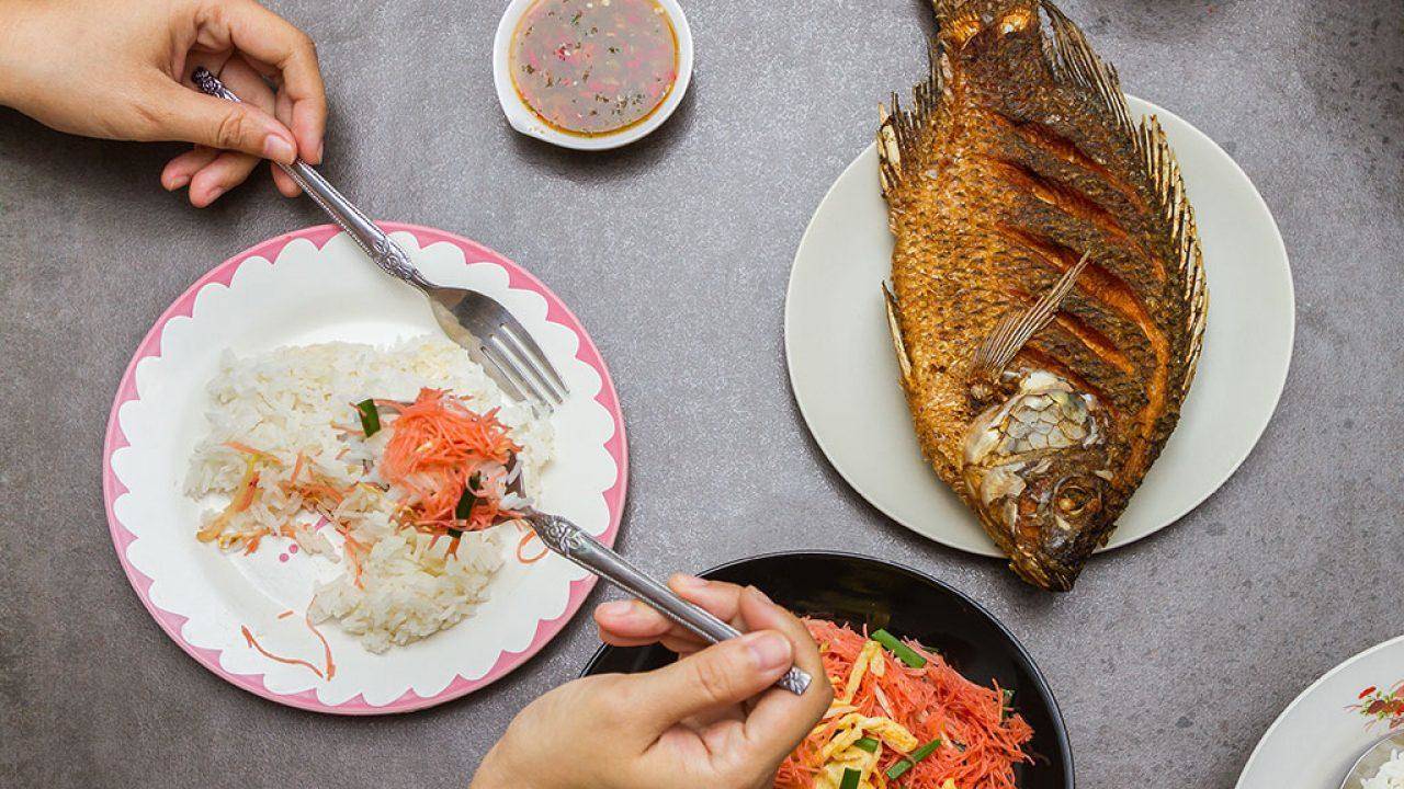Food Tips: अध्ययनों से पता चला है कि अतिरिक्त मछली खाना हानिकारक हो सकता है