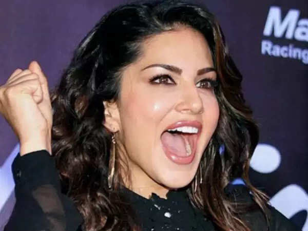 Sunny Leone ने बोल्ड सीन को लेकर दी प्रतिक्रिया