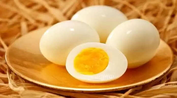 Egg Benefits: आमलेट नहीं, उबले अंडे खाने से मिलेंगे ये फायदे