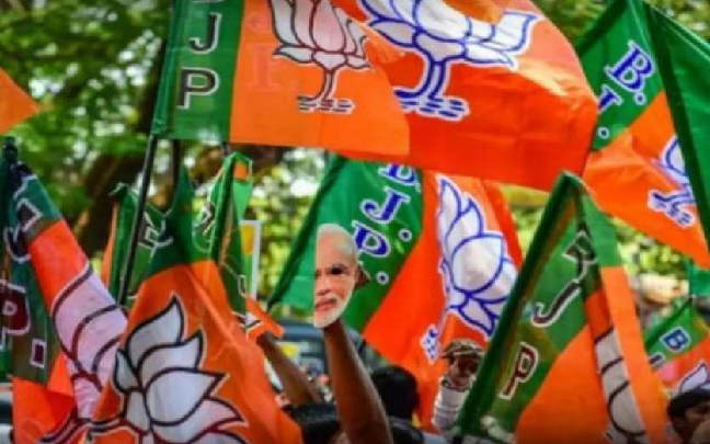 Gujarat Municipal Polls Result 2021: सभी 6 महानगर पालिका में BJP को 401 सीटों के साथ बहुमत, कांग्रेस ने जीतीं 50 सीटें….