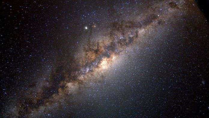 धरती से 11.1 प्रकाश वर्ष दूर स्थित है कई आकाशगंगाओं के समूह