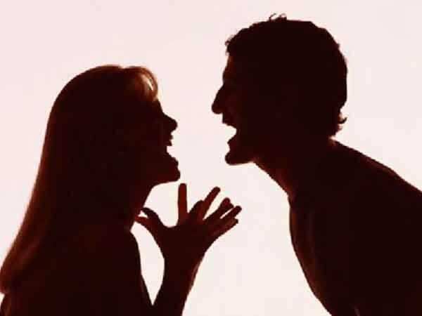 लॉकडाउन में रोज रोज के गृह क्लेश से है परेशान तो करें ये उपाय