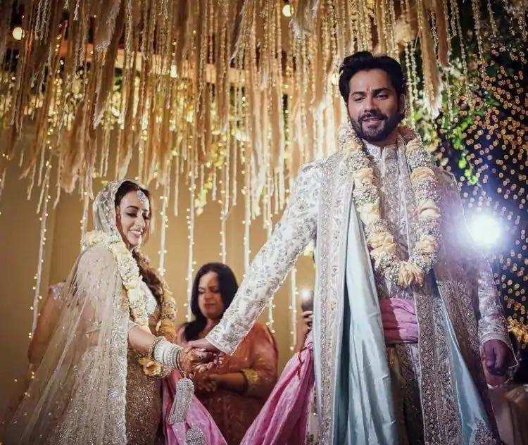 Varun Natasha Wedding: बॉलीवुड के बद्रीनाथ को मिल गई उनकी दुल्हनियां, सेलेब्स ने दी इस अंदाज में बधाई