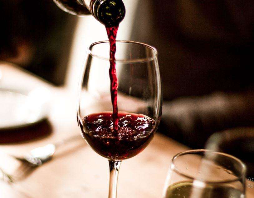 सुंदरता बढ़ाने के लिए रेड वाइन के फायदे,जानिए
