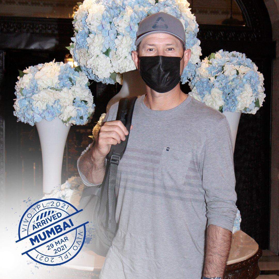 IPL 2021 : दिल्ली कैपिटल्स से जुड़े ऋषभ,अश्विन, अक्षर और हेड कोच रिकी पोंटिंग, देखें PHOTOS