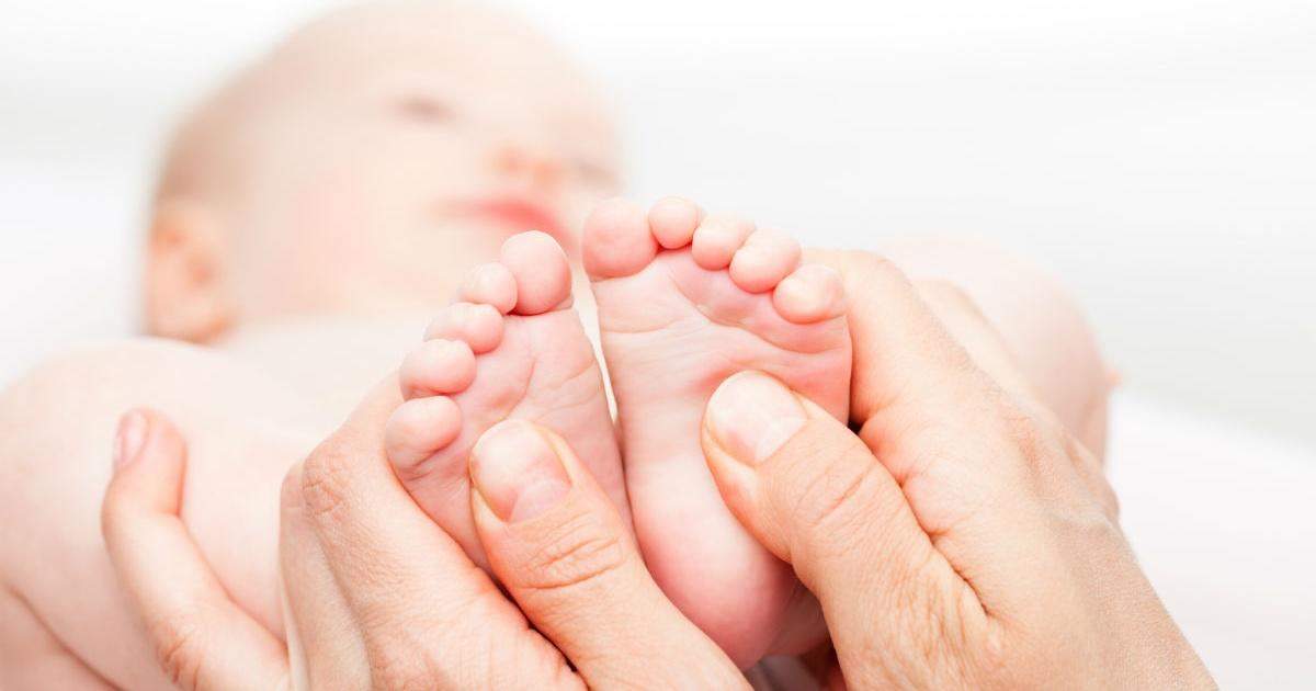 जाने क्या है शिशु की नैपी बदलने का सही तरीका और कैसे करें शिशु की सही देखभाल