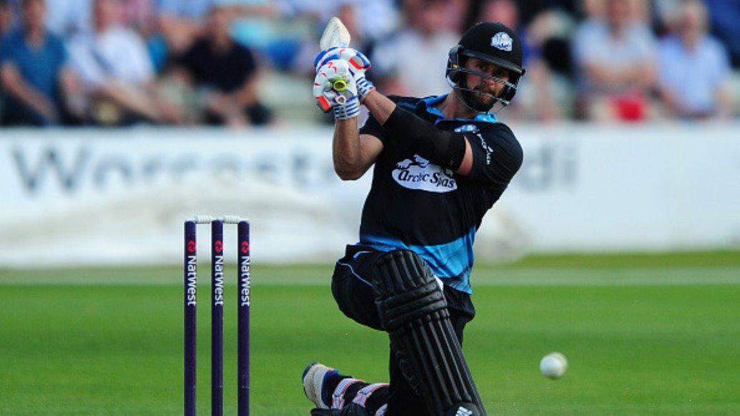 ये बना नया सिक्सर किंग जिसने बॉलर की कर दी जमकर धुनाई और एक ओवर में जड़े 6 छक्के