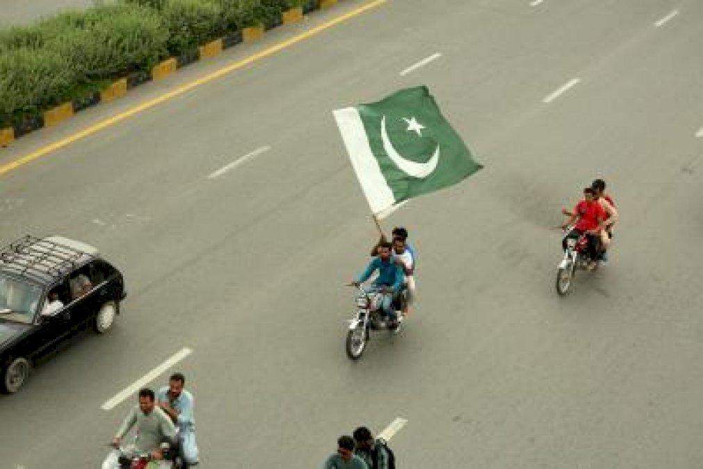 दुनिया में फटकार लेकिन शर्म पाकिस्तान को नहीं आती