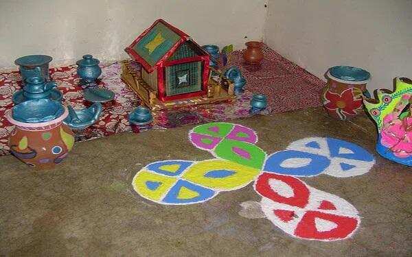 दिवाली पर क्यों बनाएं जाते हैं मिट्टी के घरौंदे, जानिए