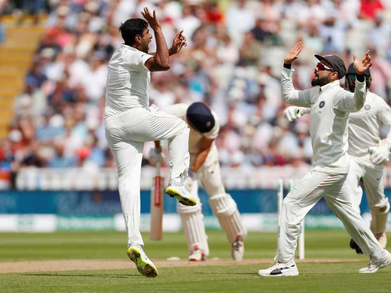 Breaking:अहमदाबाद टेस्ट में इंग्लैंड की पारी 205 रनों पर ढेर,  अक्षर पटेल ने लिए 4 विकेट