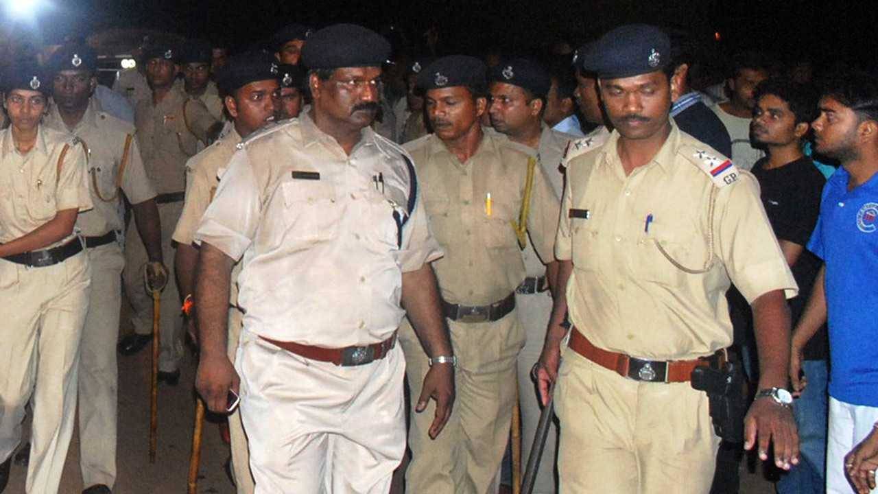 Indore Police:बेवजह घुमने वालो को इंदौर पुलिस दे रही अनूठी सजा