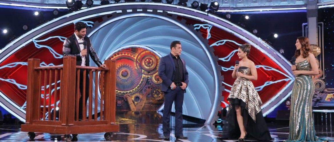 Bigg Boss14: प्रीमियर से पहले सोशल मीडिया पर छाए सिद्धार्थ शुक्ला, नम्बर 1 पर ट्रेंड में #KingSidharthShuklaIsBack