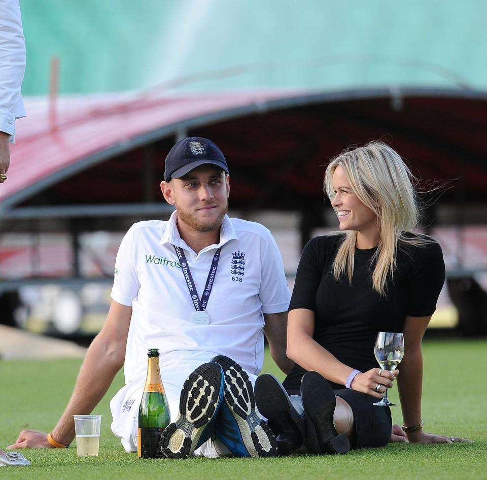 नए साल के मौके पर  Stuart Broad  ने  अपनी गर्लफ्रेंड से की सगाई,  सोशल मीडिया शेयर की PHOTO