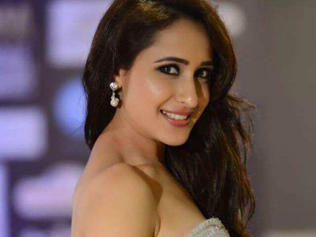 Antim: Salman Khan के रोमांस करते नज़र आने वाली है ये एक्ट्रेस