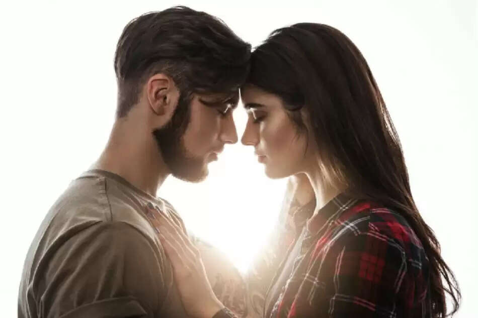 Relationship : महिलाएं सबसे पहले पुरुषों में क्या देखती हैं, इन महत्वपूर्ण तथ्यों के बारें जानें