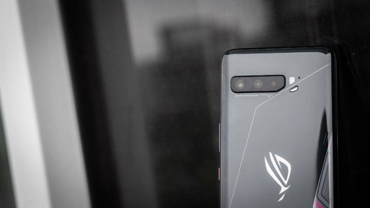 Asus ROG Phone 3 स्मार्टफोन को नया वेरिएंट कर दिया गया है लाँच