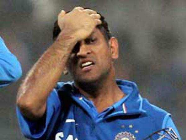 टीम इंडिया से दूर इस दर्द को झेल रहे हैं महेंद्र सिंह धोनी