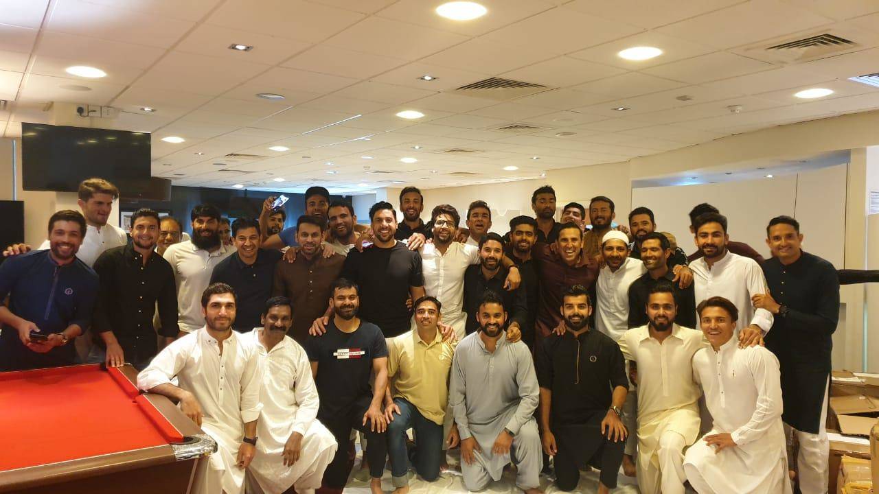 कोरोना काल में पाकिस्तानी क्रिकेटर्स ने इस तरह मनाई ईद, फैंस ने उठाए सवाल