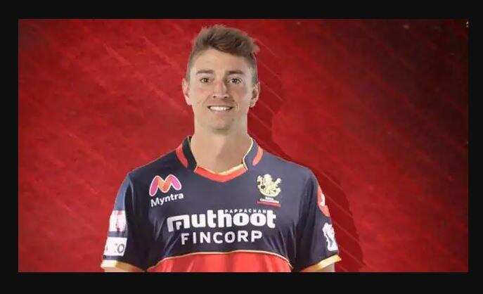 IPL 2021: आरसीबी  को बड़ा झटका, देवदत्त  पडिक्कल के बाद ये खिलाड़ी हुआ कोरोना पॉजिटिव