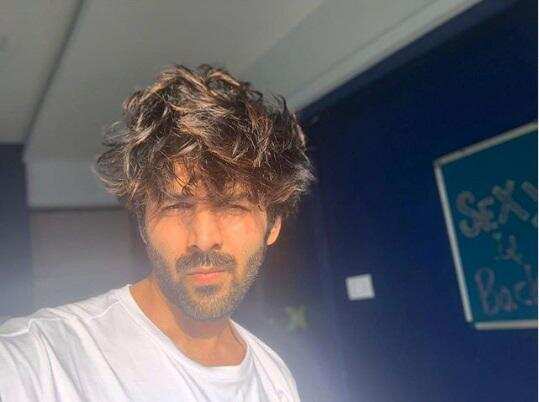 Kartik Aaryan: कार्तिक आर्यन ने जन्मदिन पर फैंस को दिया सरप्राइज, फिल्म धमाका का पोस्टर रिलीज