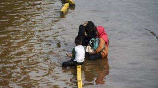 इंडोनेशिया में बाढ़, 21 की मौत