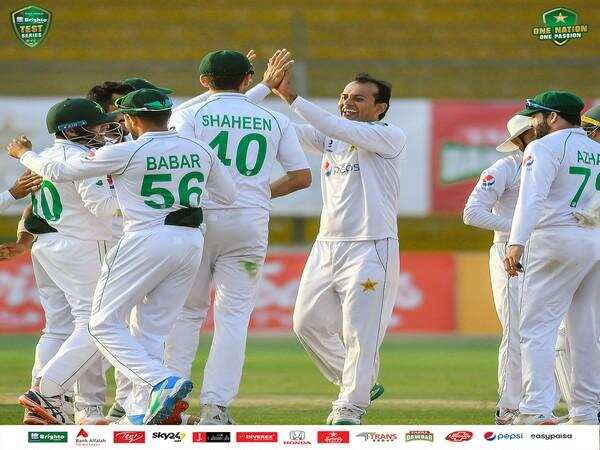 Pak vs SA:इस पाकिस्तानी खिलाड़ी ने डेब्यू टेस्ट में 5 विकेट लेकर तोड़ा 100 साल पुराना रिकॉर्ड