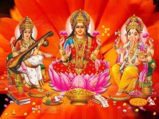 दिवाली पर देवी लक्ष्मी के साथ होती हैं इन देवताओं की पूजा