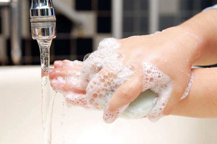 हाथों को इस प्रकार साबुन से धोकर करें कोरोना वायरस से बचाव