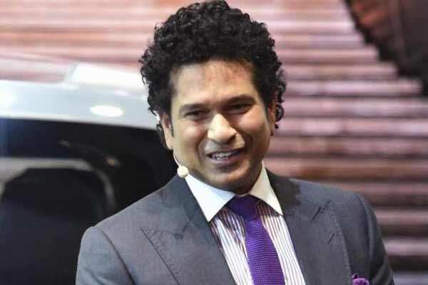 Akshay Kumar: कोविड 19 की चपेट में आए अक्षय और सचिन तेंदुलकर जैसे सेलेब्स को भर्ती होने की जरूरत नहीं, मंत्री असलम शेख