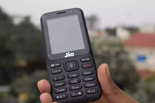 jio phone को खरीद सकते हो इतनी सस्ती कीमत में 