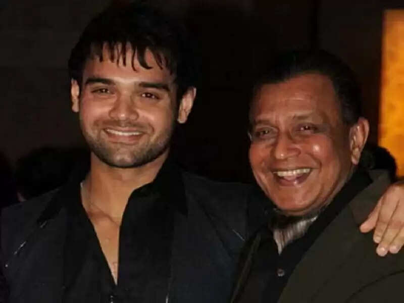अभिनेता मिथुन चक्रवर्ती को बेटा करने वाला है शादी, इस लड़की से हो रही शादी