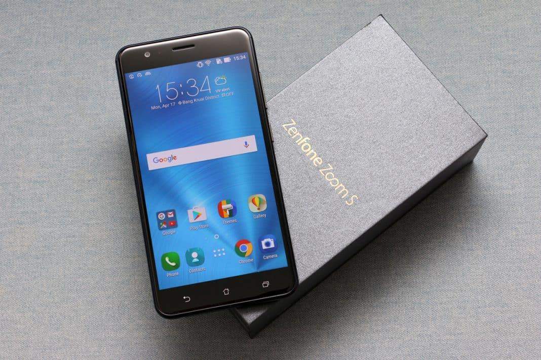 Asus Zenfone Zoom S स्मार्टफोन में दी गई है दमदार बैटरी, जानें 
