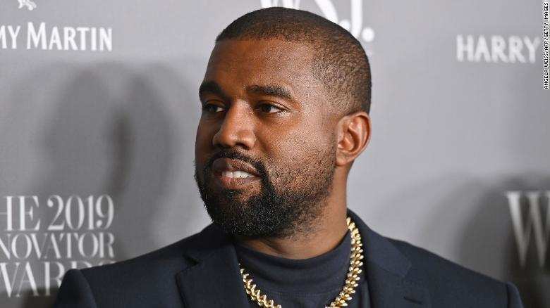 Kanye West  ने पत्नी को गिफ्ट में दिया दिवंगत पिता का होलोग्राम