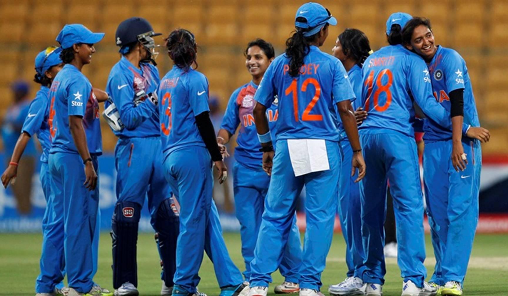 क्या पुरुष क्रिकेटर्स के भांति महिला क्रिकेटर्स के लिए भी शुरु किया जाना चाहिए IPL , कमेंट में राय दें