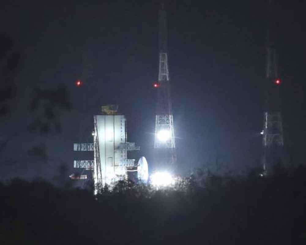 मिशन चंद्रयान 2 की सफल लॉन्चिग से पूरा देश झूमा, बॉलीवुड सेलेब्स ने इसरो को दी बधाई