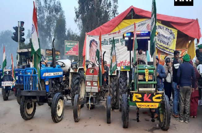 Tractor Rally Violence: क्या हिंसा के बाद अब खत्म होगा किसान आंदोलन, दिल्ली-नोएडा से सटे चिल्ला बॉर्डर से सिमट रहे टेंट….
