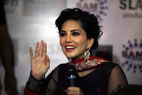 Sunny Leone ने बेटे से पूछा सवाल तो जवाब सुनकर अभिनेत्री हो गई भावुक