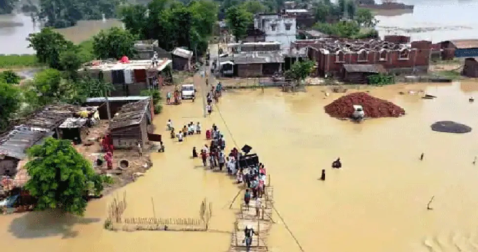 ‘जल प्रलय’ से देश में हाहाकार! बिहार में 81 लाख लोग प्रभावित, कई नदियां उफान पर