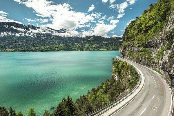 क्या आप स्विट्जरलैंड की सबसे खूबसूरत झीलों को बारे में जानते हैं