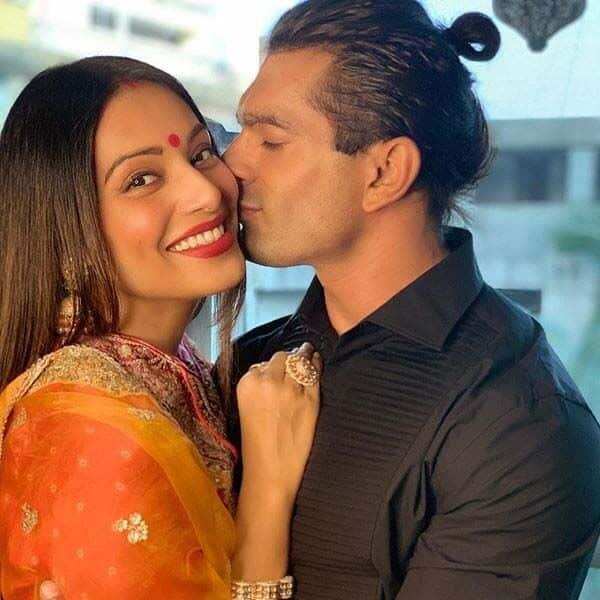 Karwa Chauth 2020: बॉलीवुड की इन अभिनेत्रियों ने ऐसे मनाया करवा चौथ का त्योहार, देखें तस्वीरें