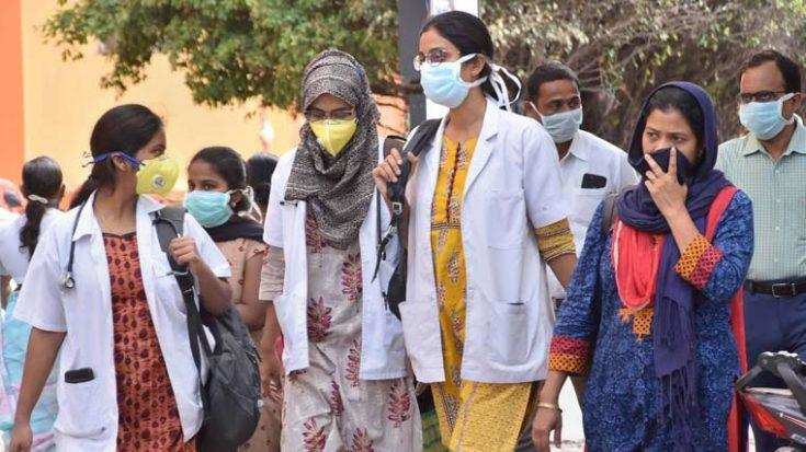 महाराष्ट्र: कोरोना संक्रमितों की संख्या पहुंची 215, अब तक 8 की मौत