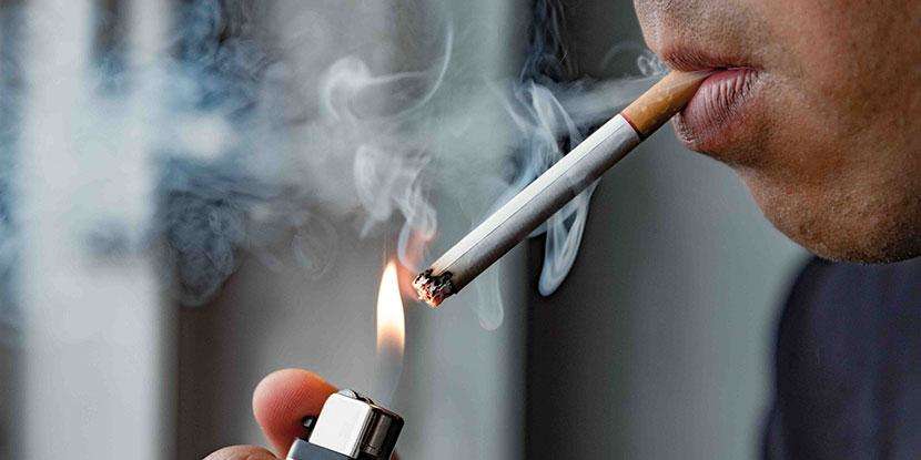 सिगरेट पीने वालों के साथ रहने से भी होता है इसके रोगों का खतरा