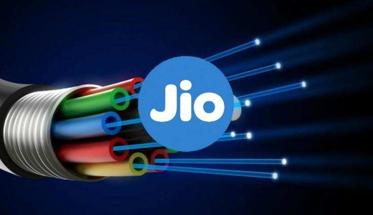  JioGigaFiber कॉम्बो प्लान में मिलेंगी इंटरनेट, टीवी, लैंडलाइन सेवाएं.