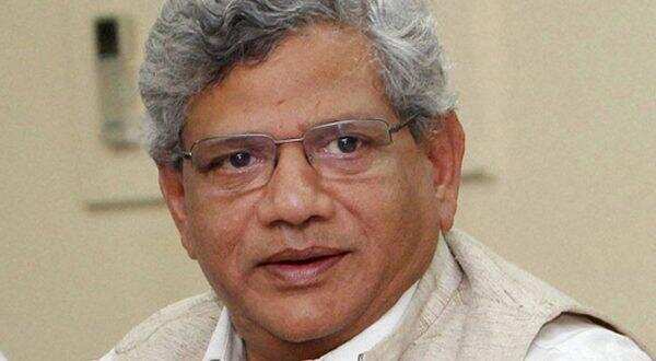 सीताराम येचुरी श्रीनगर पहुंचे, सीपीएम के स्थानीय नेता मोहम्मद यूसुफ तारिगामी से मुलाकात की