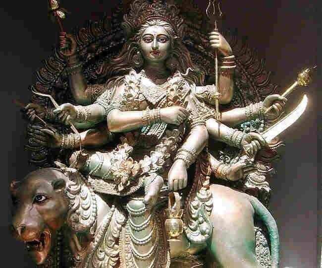 Maa chandraghanta puja mantra: नवरात्रि तीसरा दिन, आज करें मां चंद्रघंटा के इन मंत्रों का जाप