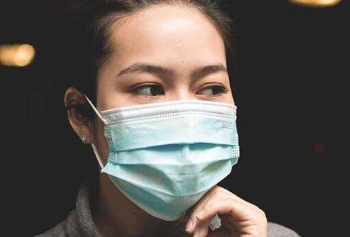 मास्क की कालाबाजारी रोकने को बेंगलुरू की दुकानों पर छापे