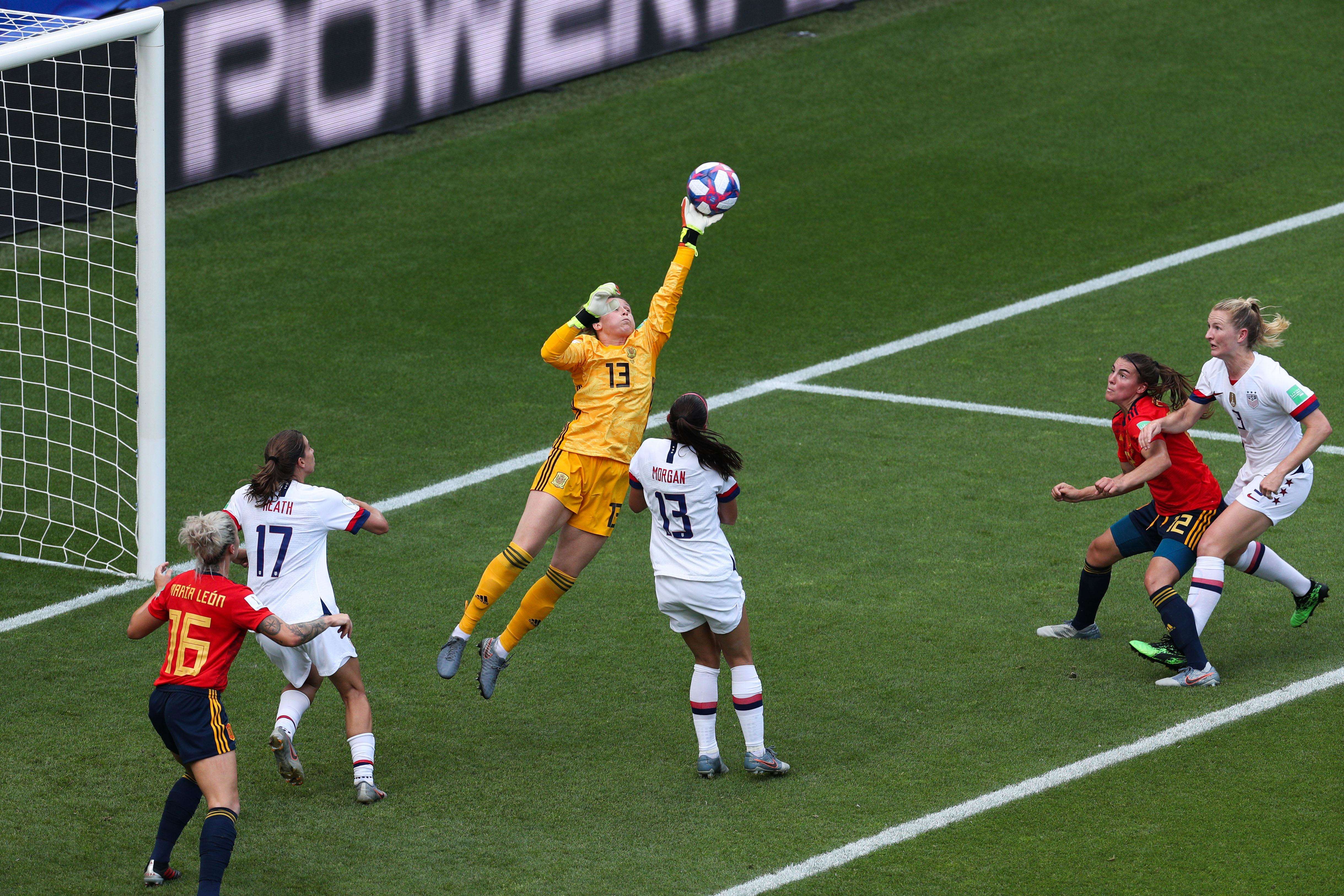 महिला फुटबाल : विश्व कप के क्वार्टर फाइनल में पहुंची अमेरिका