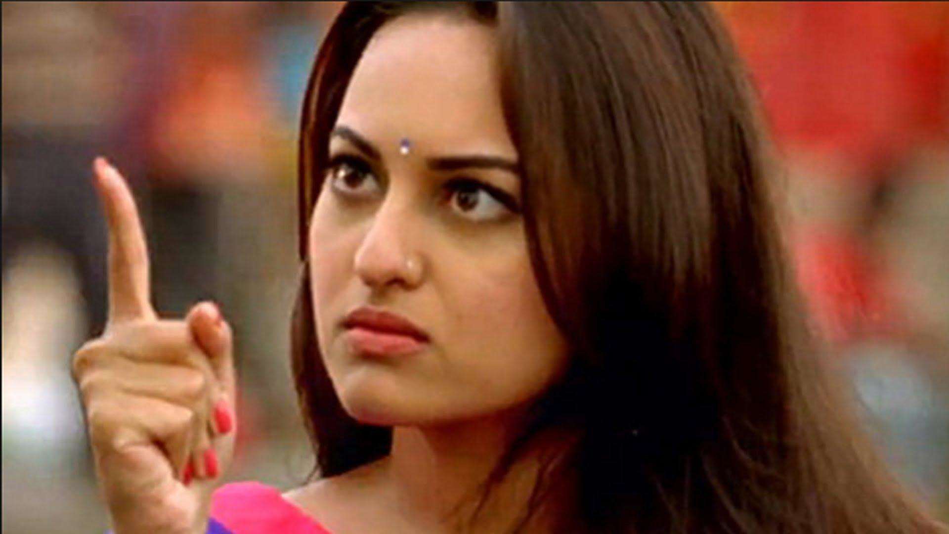 अक्षय कुमार के सपोर्ट में आई सोनाक्षी सिन्हा, 2012 में अभिनेता ने महिलाओं पर दिया था विवादित बयान